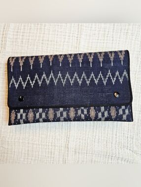 Vintage 70s Ikat Hard Shell Clutch Purse